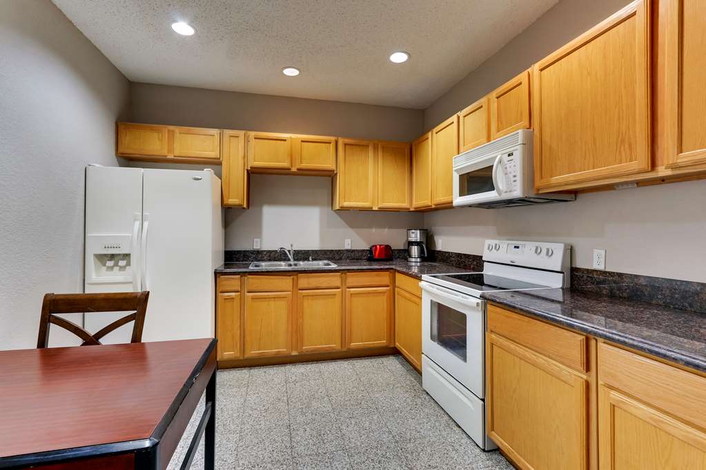 Best Western Plus University Inn & Suites - photo 13