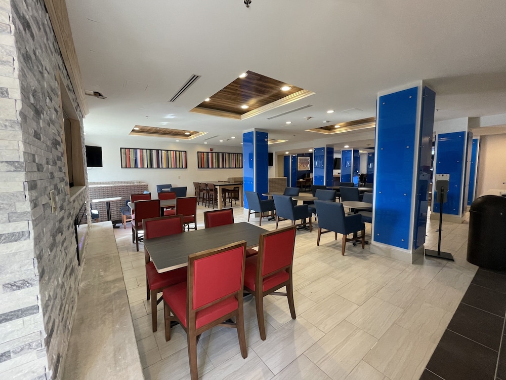 Holiday Inn Express Hotel & Suites Columbia East Elkridge by IHG - photo 2