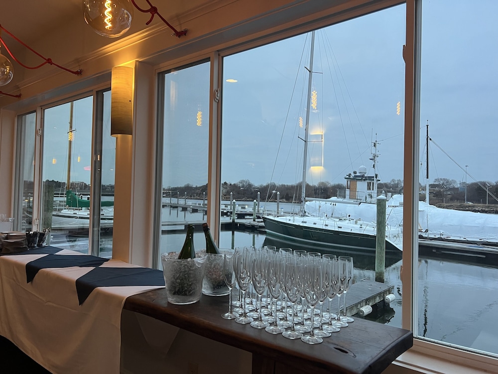 The Hotel at Cape Ann Marina - photo 3