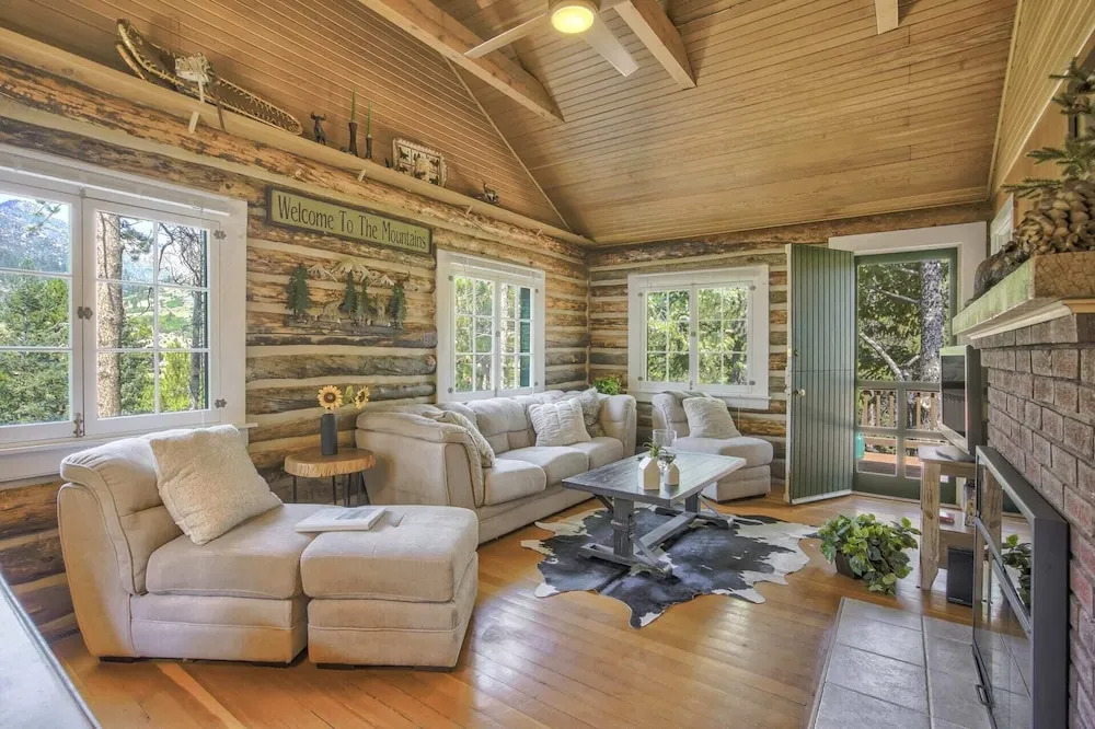 Wine Gazebopikes Peak Mountain Log Cabin for 2 — 4-Star Luxury Hotel in Cascade, United States