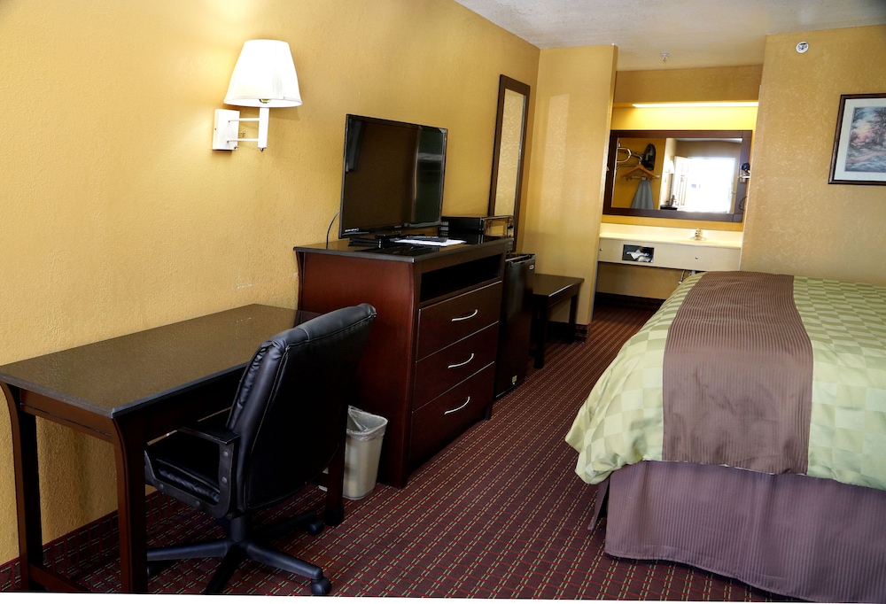 Executive Inn Opp - photo 13