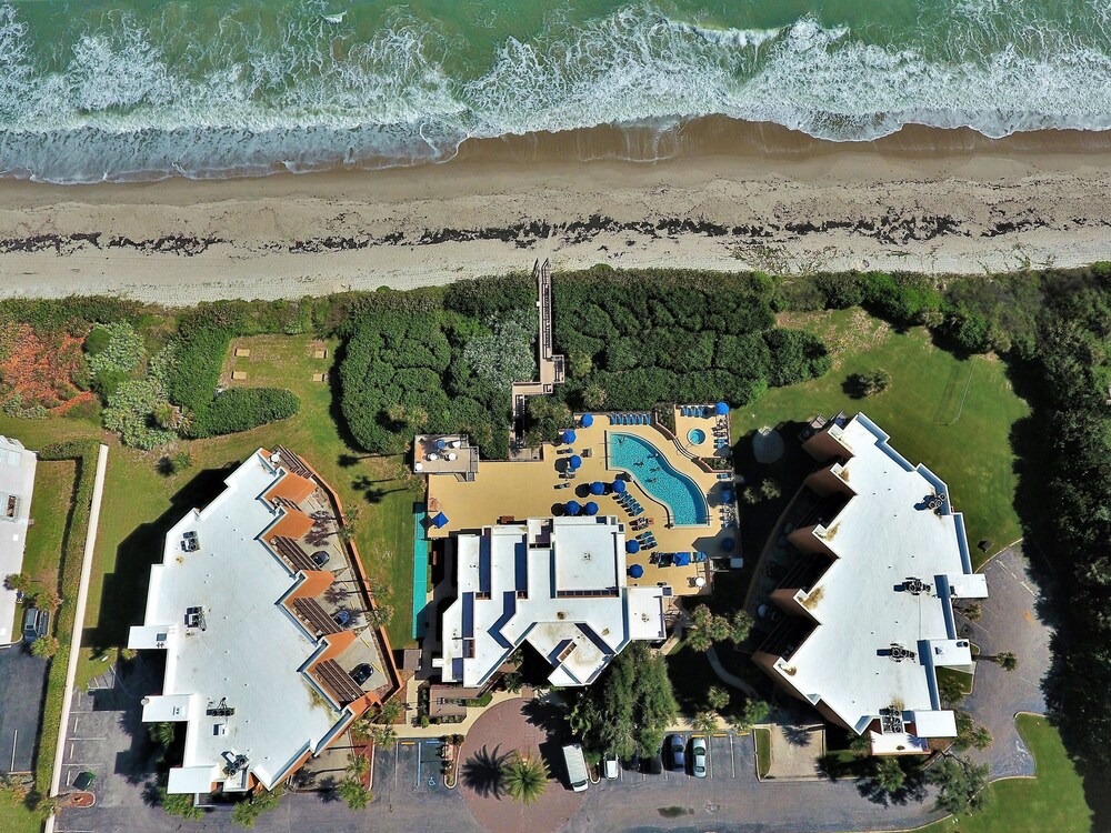 Oceanique Resort — hotel in Indian Harbour Beach