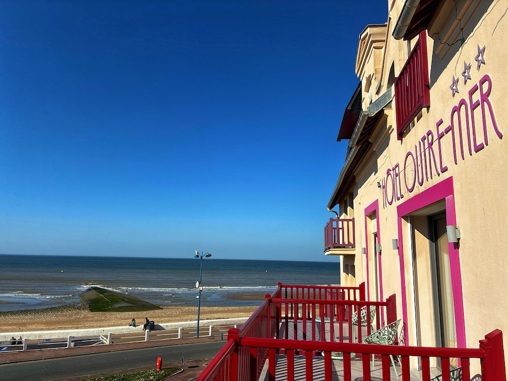 Hôtel Outre Mer in Villers-Sur-Mer, France