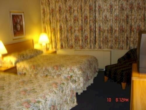 Red Carpet Inn & Suites Albany