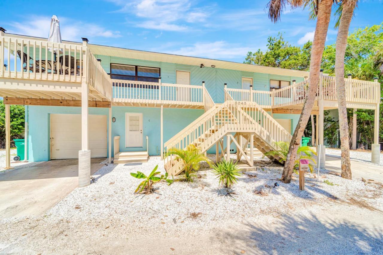Blissful Beach Retreat Super — Englewood