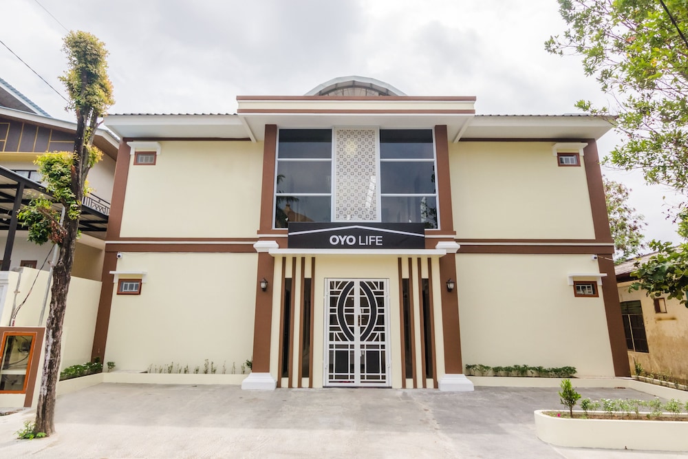 Oyo Life 2735 Graha Nirwana — Batam