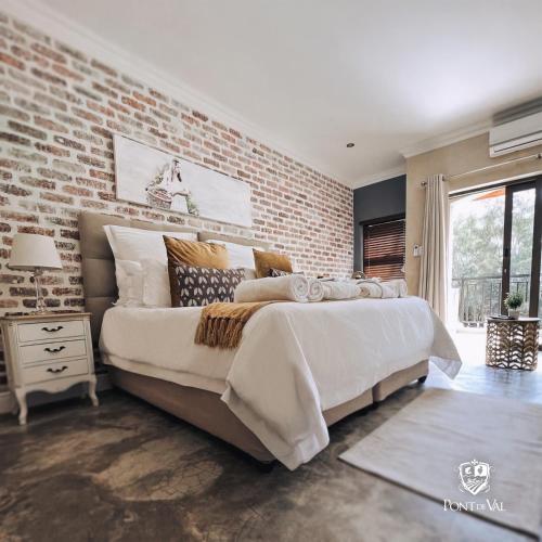Pont de Val Boutique Hotel — 4-Star Luxury Hotel in Parys, South Africa