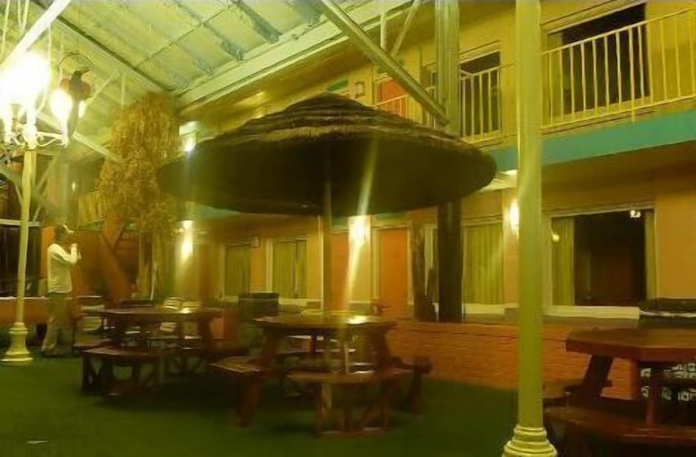 Wildwood Inn Tropical Dome & Theme Suites - photo 85