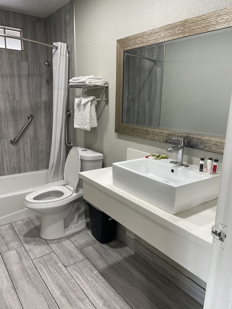 Cabana Inn & Suites - photo 17