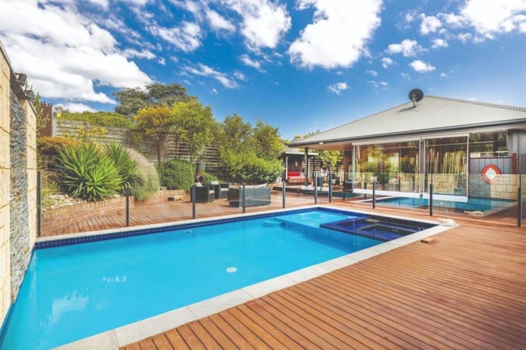 The Great Entertainer in Rye w pool near the beach