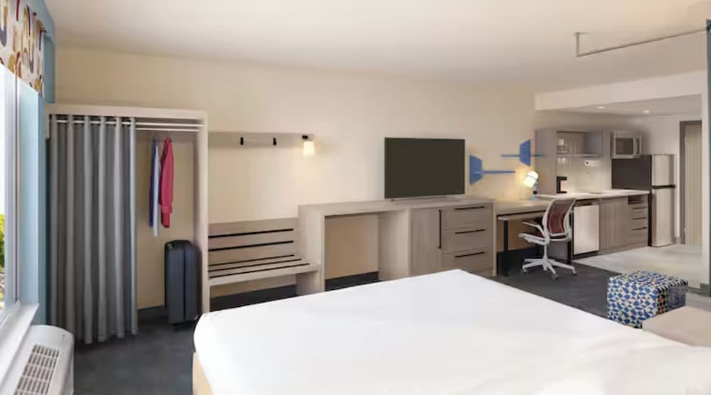 Home2 Suites by Hilton Woodland Sacramento - photo 9