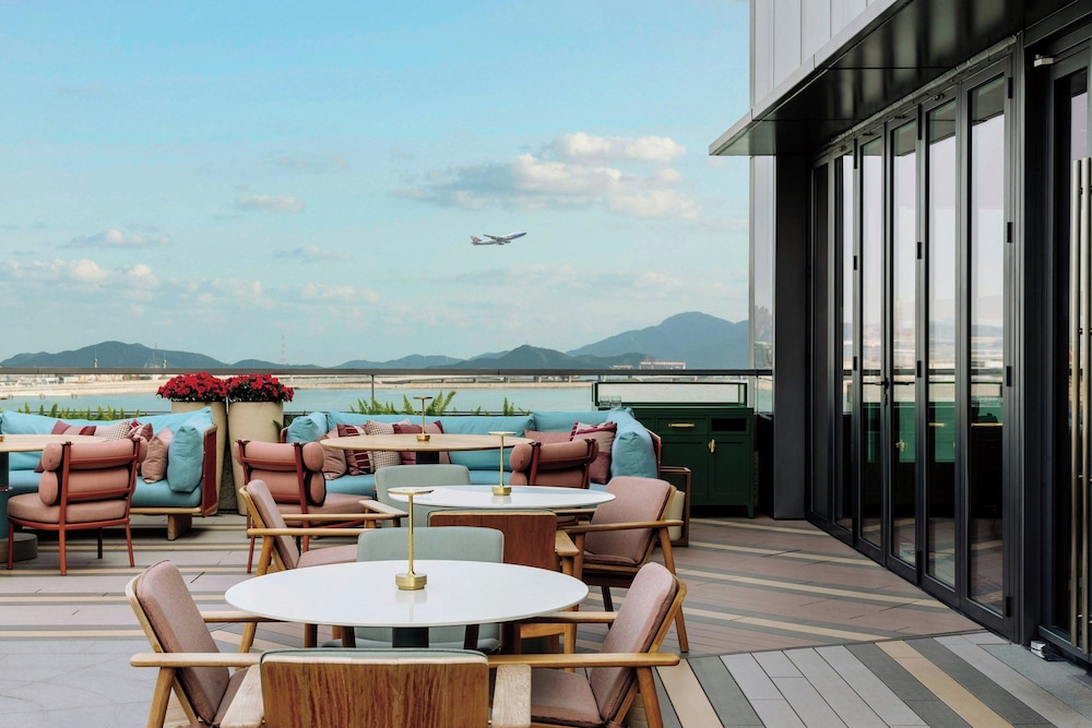 Sheraton Hong Kong Tung Chung Hotel — 5-Star Luxury Hotel in Hong Kong, Hong Kong