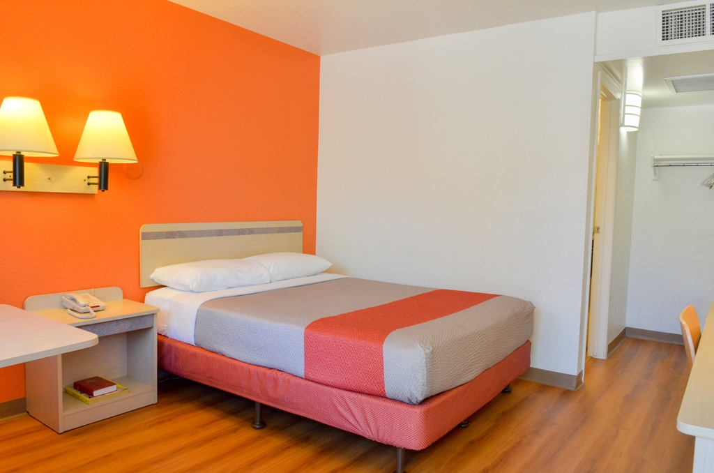 Motel 6 Santa Nella on i 5 - photo 15