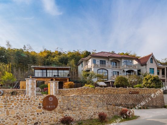 Floral Hotels Siman in Deqing, People's Republic of China