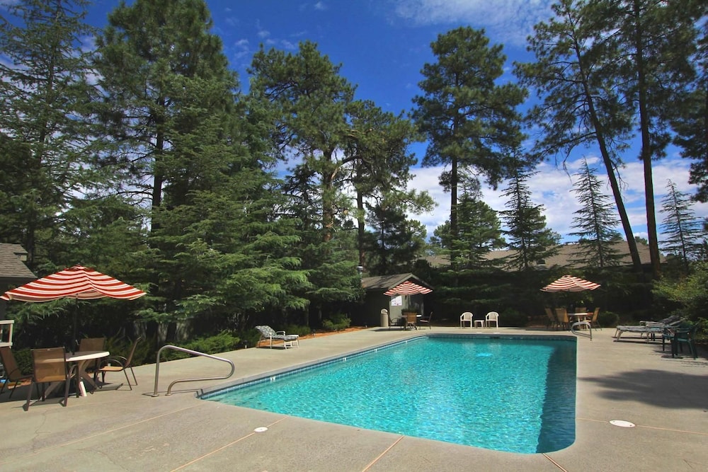 Majestic Mountain Inn - photo 43