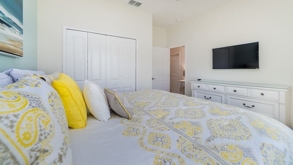 Grhdog9031 Champions Gate Resort 5 Bed 4 Baths Townhouse - photo 12