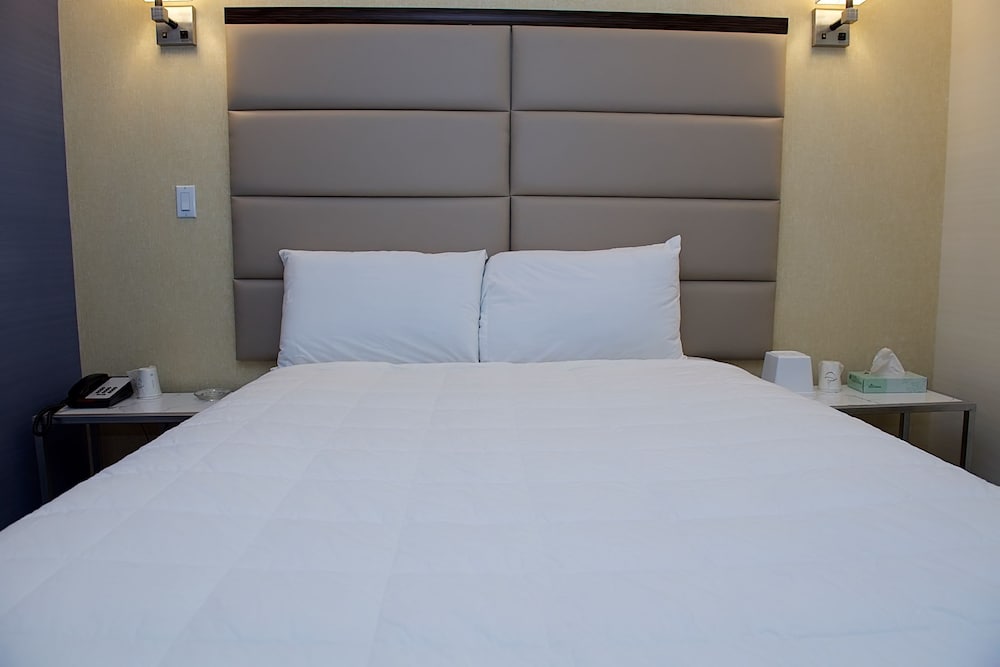 7 Days Hotel Bronx - photo 14