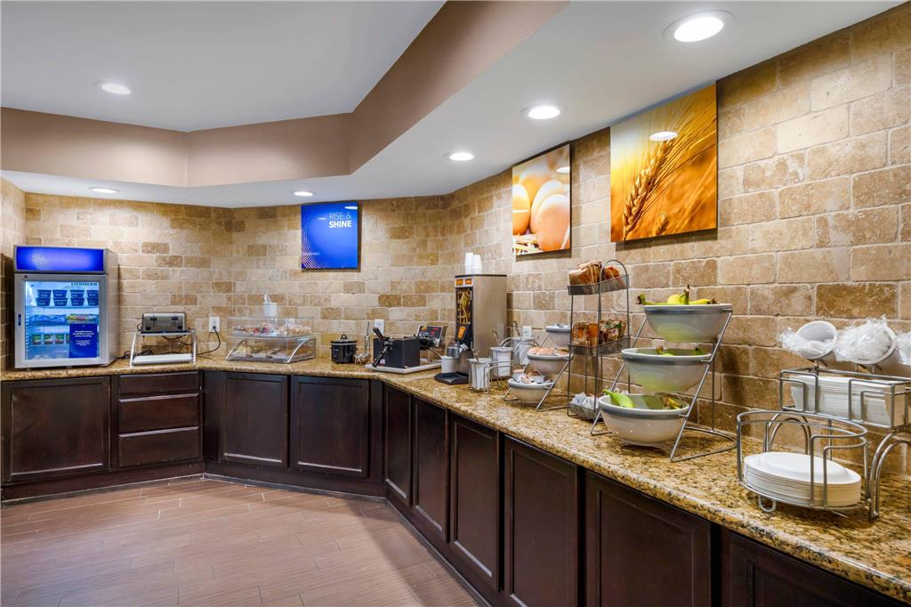 Comfort Suites North Dallas - photo 37