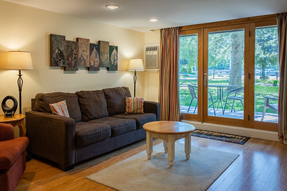 Smugglers' Notch Resort Private Suites - photo 64