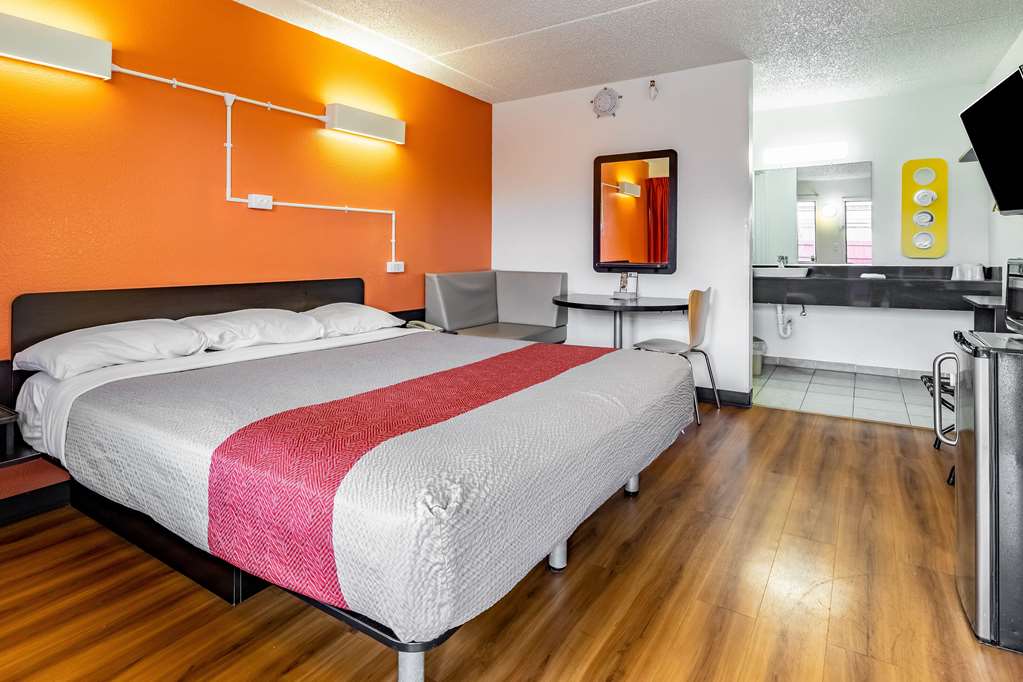 Motel 6 Joliet IL I 80 - photo 3