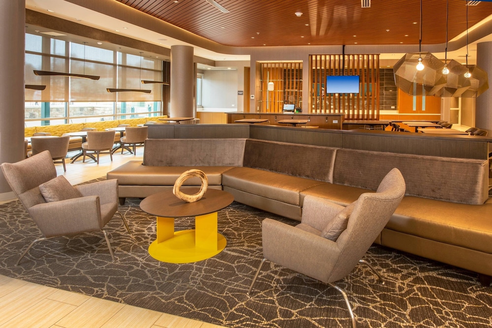 SpringHill Suites by Marriott Frederick - photo 3