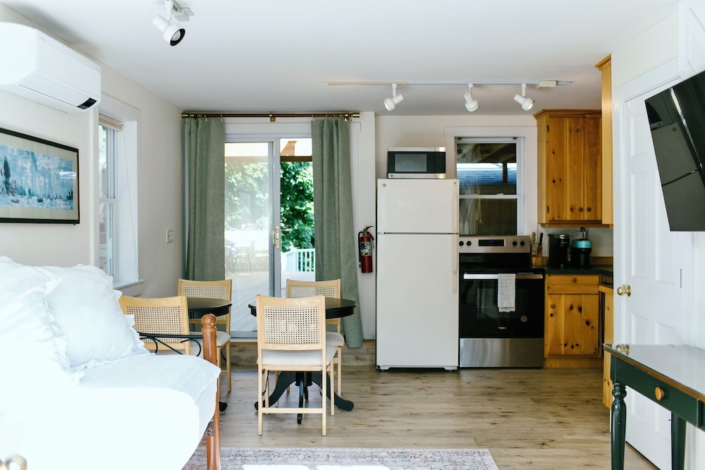 Greenleaf Inn - photo 46