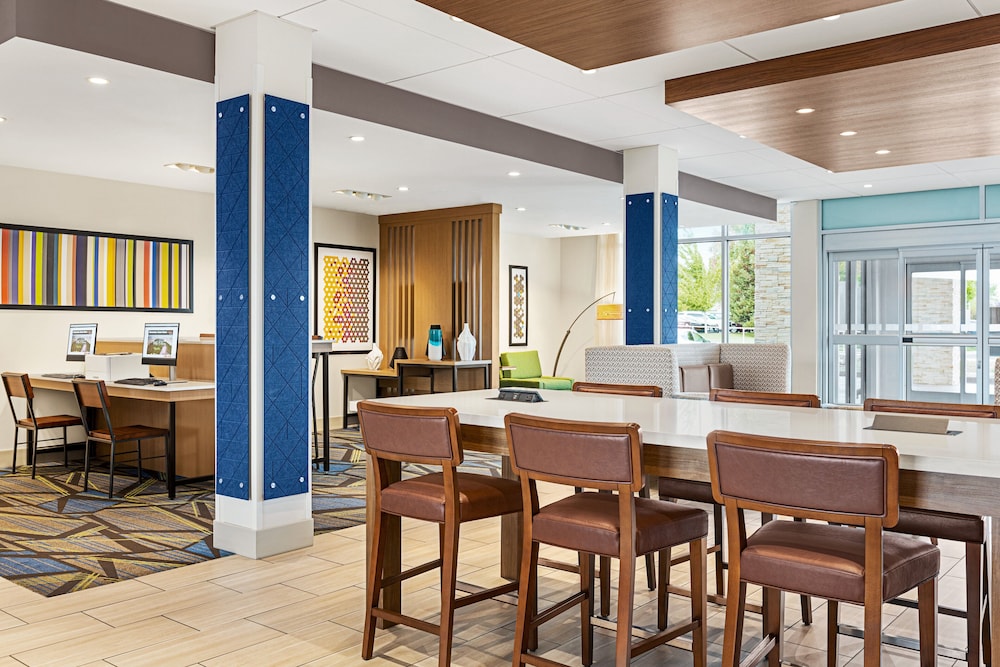 Holiday Inn Express and Suites Ukiah by IHG - photo 51