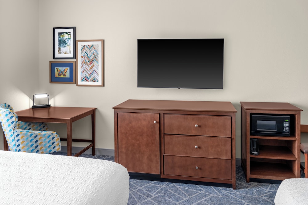 Hampton Inn & Suites Coconut Creek - photo 42
