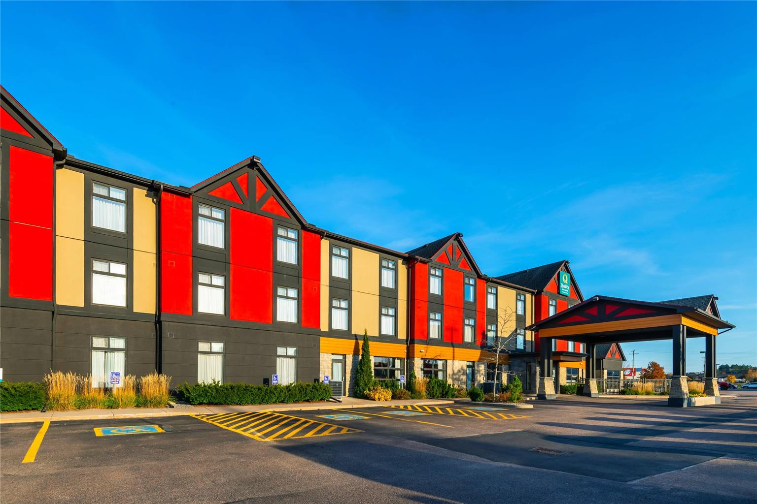 Quality Inn & Suites — hotel in Petawawa