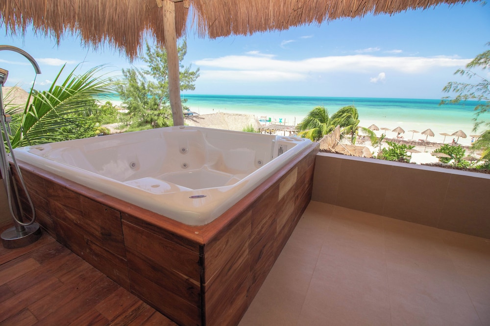 Private spa tub