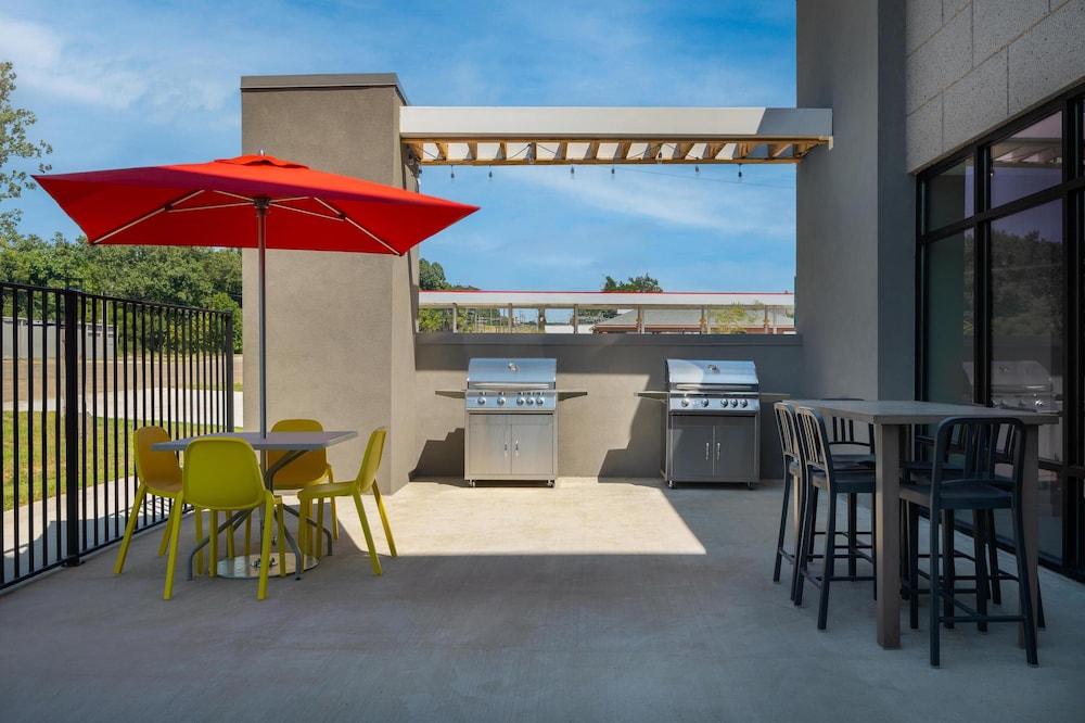 Home2 Suites by Hilton Forrest City - photo 18
