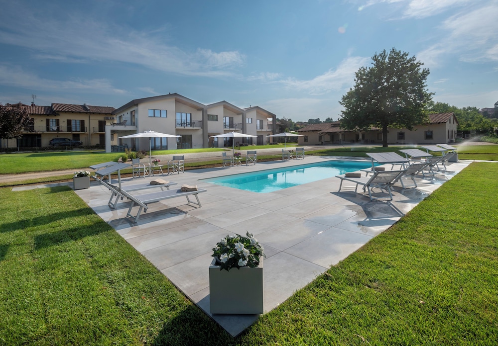 Relais Pqlin — hotel in Castagnito