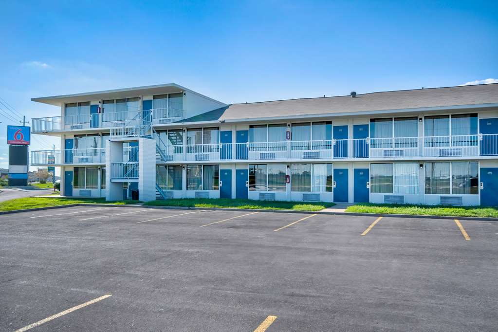 Studio 6 Rosenberg TX - last minute hotel in Rosenberg