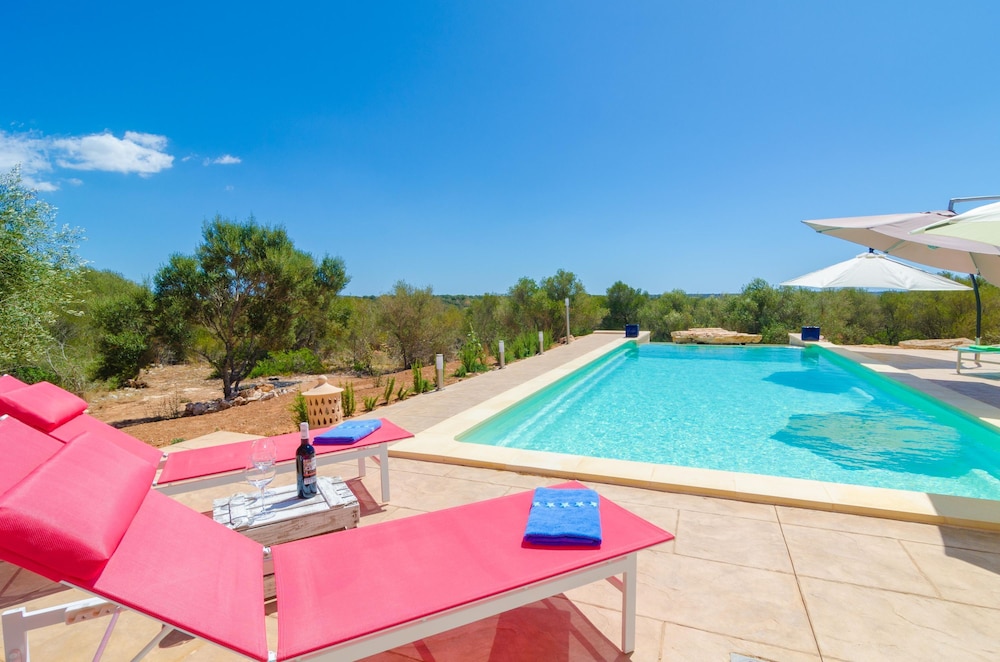 Can Xesquet — 4-Star Luxury Hotel in Ses Salines, Spain