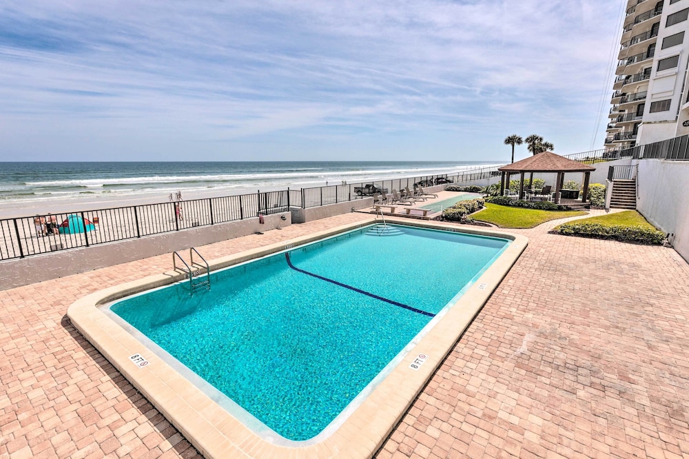 Oceanfront Retreat w Beach & Resort Access - photo 24