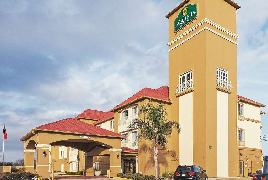 La Quinta Inn & Suites by Wyndham Houston Hobby Airport - photo 5
