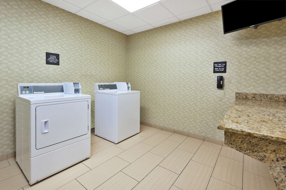 Hampton Inn Detroit Southgate - photo 37