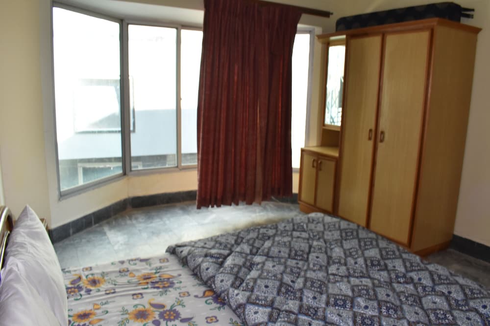 Valley Tracker — Murree — photo 3
