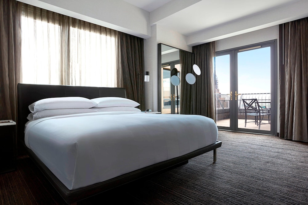 New York Marriott at the Brooklyn Bridge - photo 10