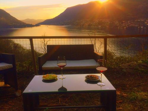 Apartment Casa Dono Il lago — 4-Star Luxury Hotel in Pognana Lario, Italy