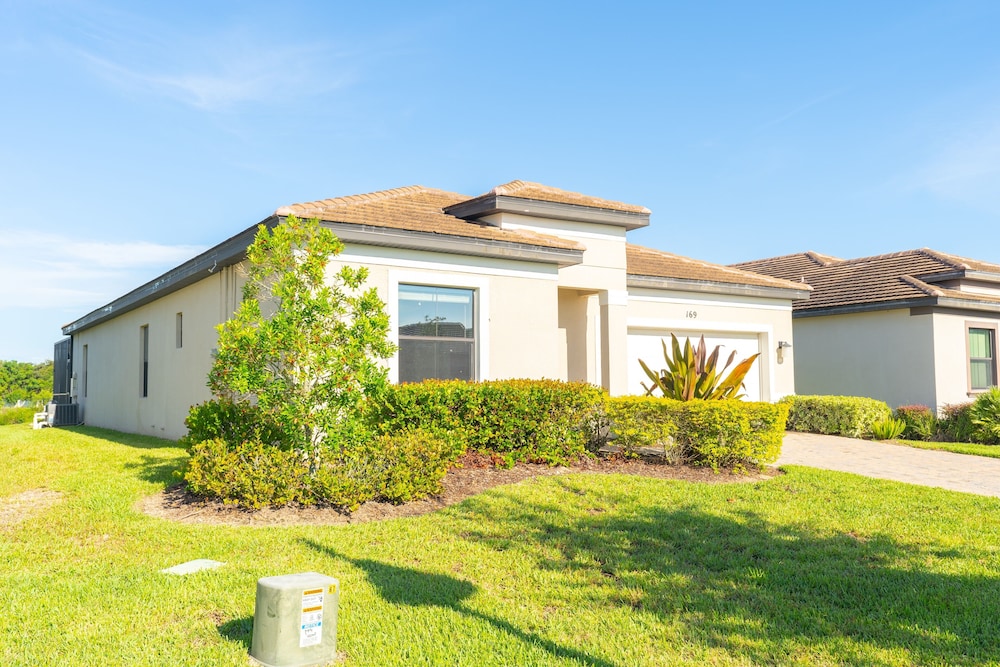 Balmoral Resort 169cc 3 Bedroom Home by RedAwning - featured photo