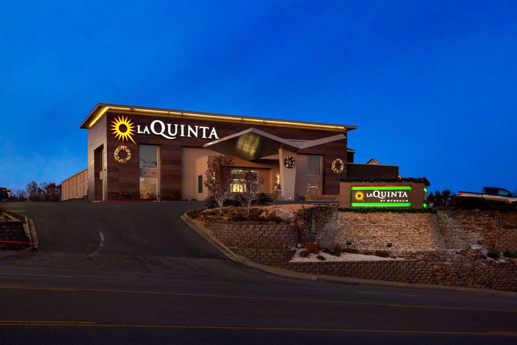 La Quinta Inn & Suites by Wyndham Branson - photo 4