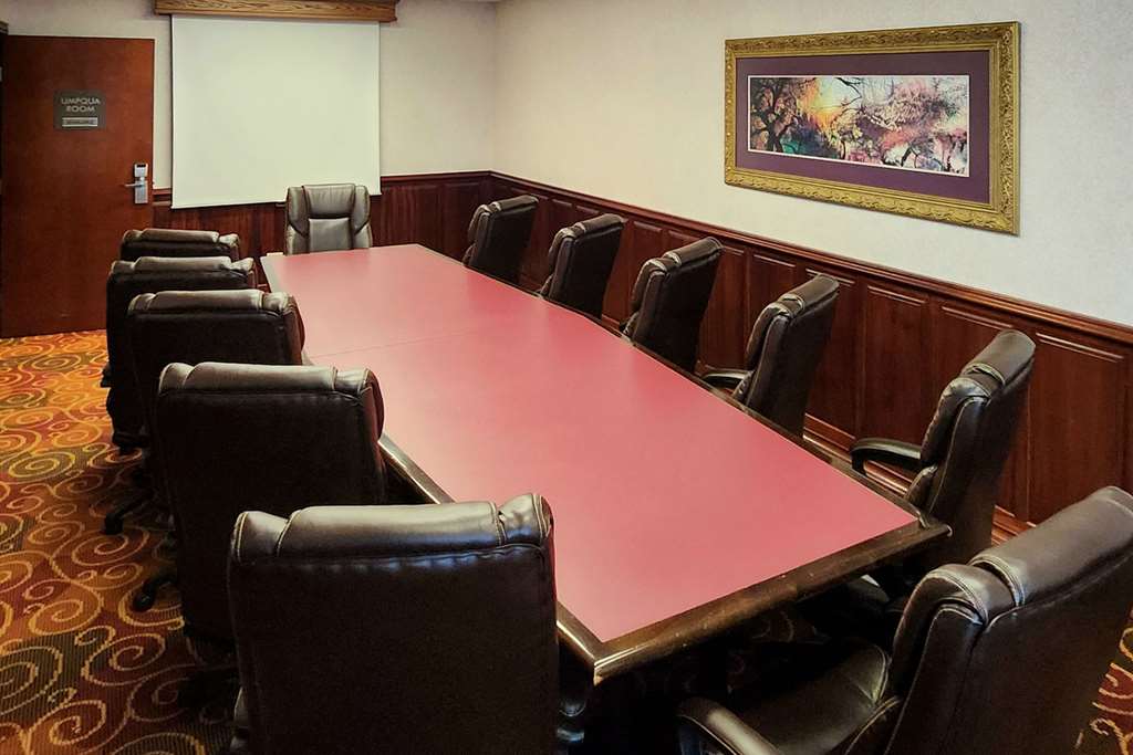 Comfort Suites Corvallis - photo 45