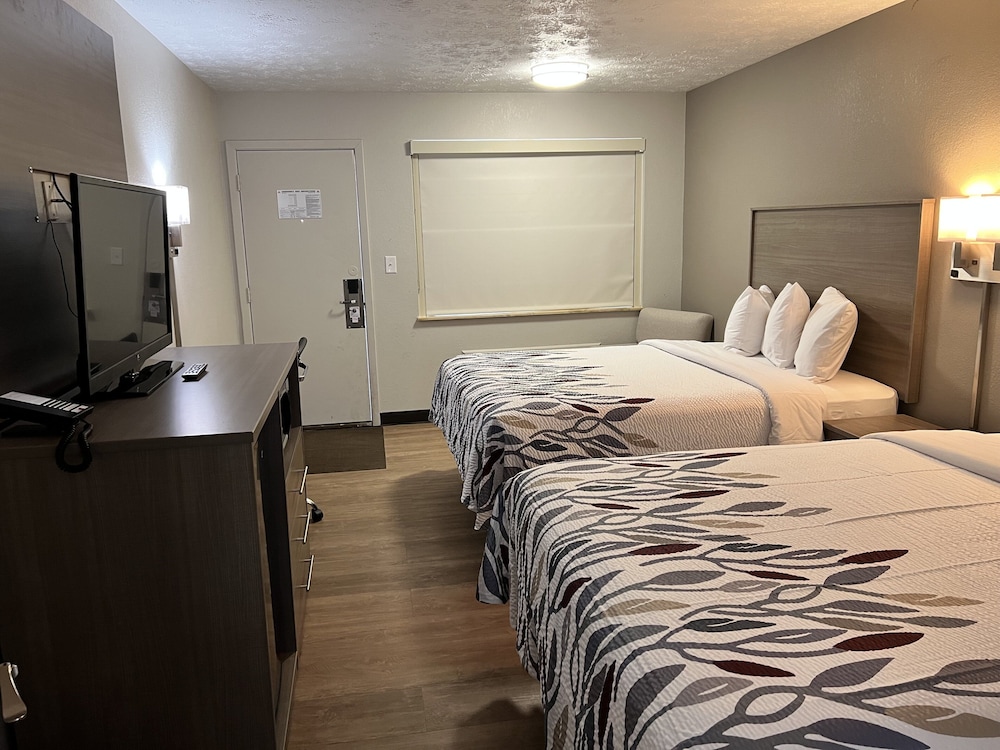 Deluxe Inn Georgetown - photo 6