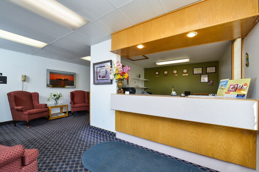 Super 8 by Wyndham Minot Airport - photo 3