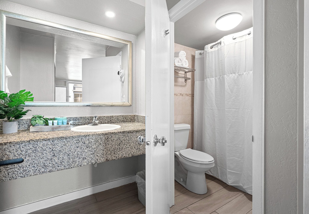 2520 Living - photo 23