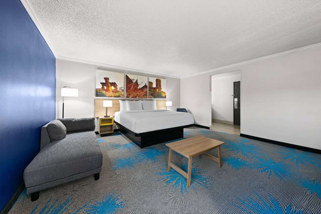Days Inn by Wyndham Fort Smith - photo 22
