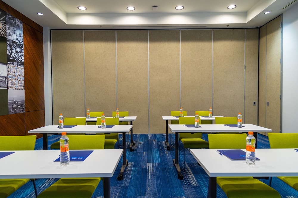 Holiday Inn Express & Suites Ensenada Centro by IHG