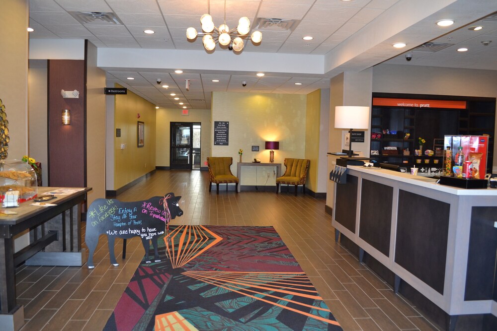 Hampton Inn Pratt - photo 15