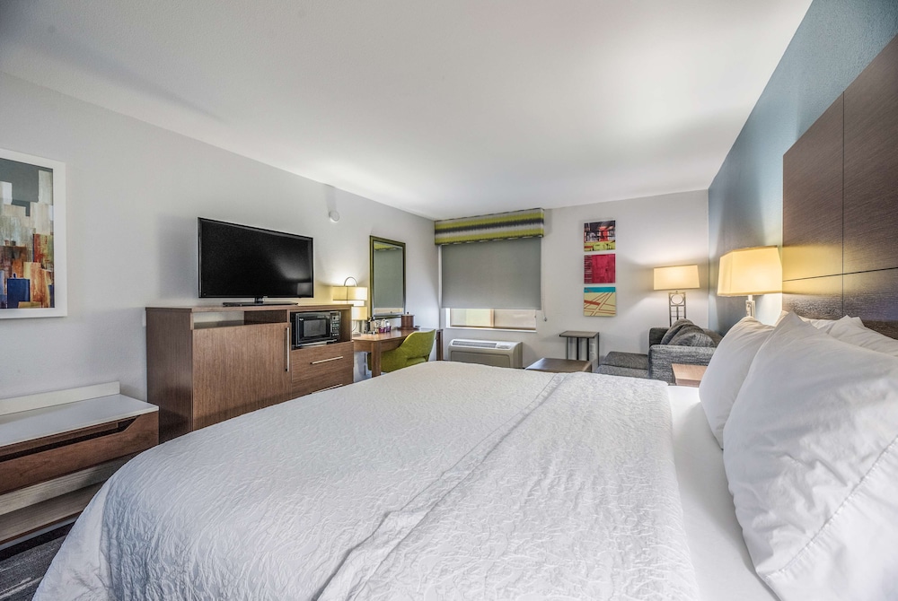 Hampton Inn Oakland Hayward - photo 17